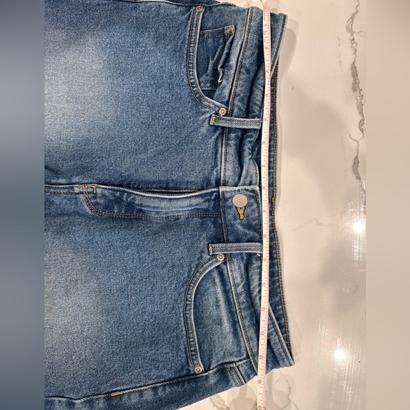 🌸NYDJ Statement Lift X Tuck Denim Shorts Size 31 Like New🌸 - Picture 7 of 8